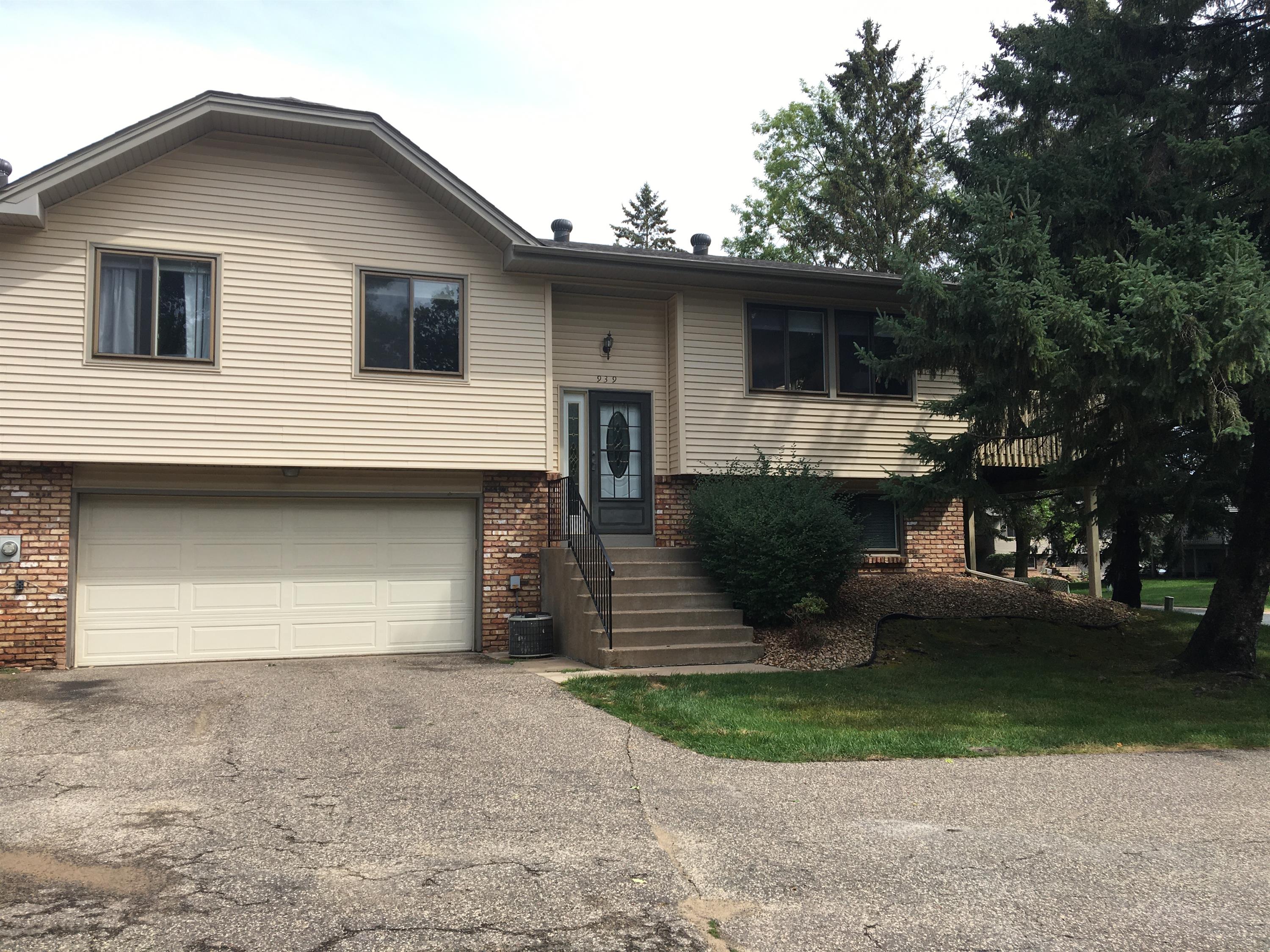 939 Sherwood Road